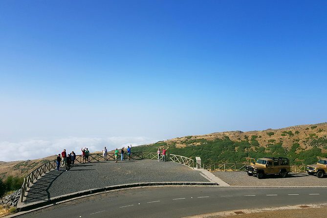 Arieiro Peak, Santo Serra, Cristo Rei in Open Roof 4x4 Experience - Getting there from Funchal: Pickup, start time, and how to show up ready