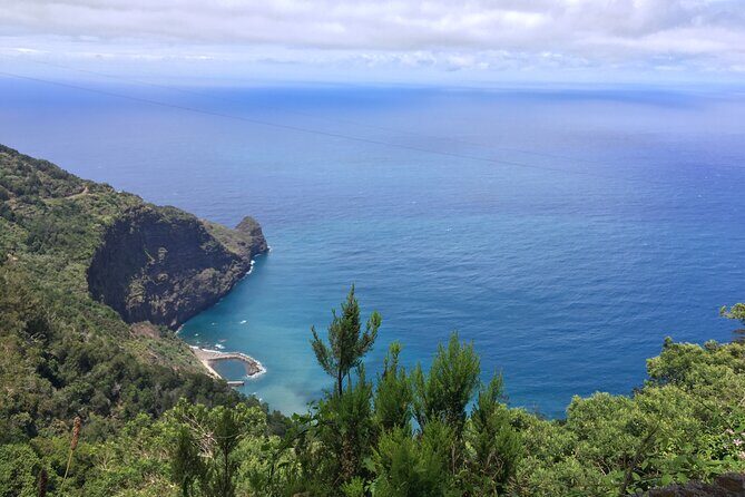 CABO GIRÃO (Half Day tour/3h) / Private Classic Car (4L). - Price and Value: Private Car, Included Fees, and the One Ticket to Budget