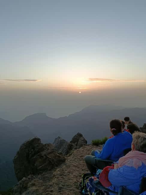 From 0 to 1818 meters to Pico do Arieiro Sunrise - Pickup Timing and the 4 Starting Options That Matter