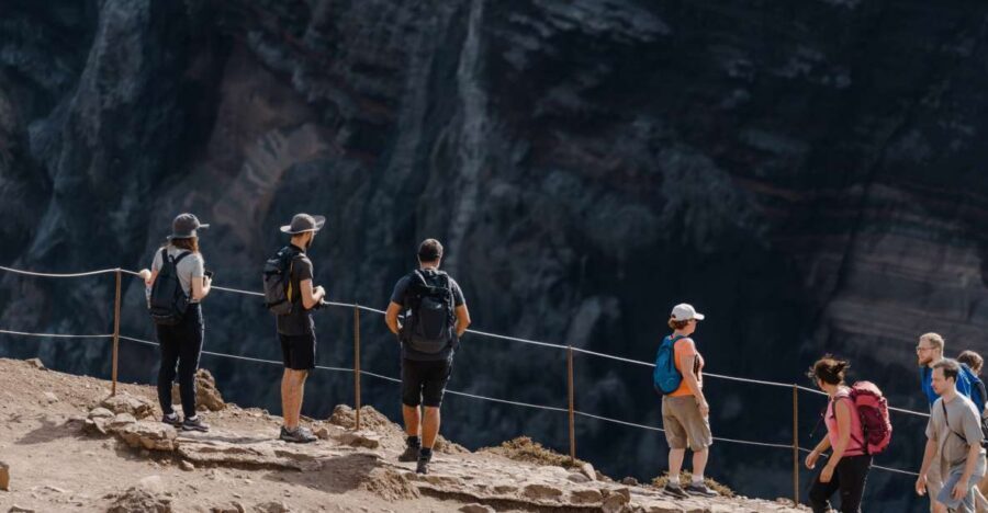 Full Day Ponta de São Lourenço - Natural Reserve - The 6 km hike: what the trail feels like in real life