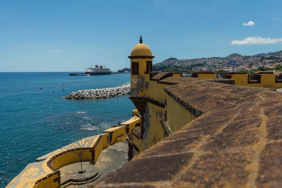Funchal: City Highlights Tuk-Tuk Tour - Finishing With the Old Town: Barreirinha’s Bar