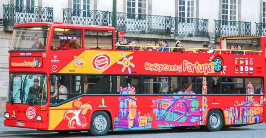 Funchal: City Sightseeing Hop-On Hop-Off Bus Tour - Madeira wine tasting and Blandy’s Wine Lodge: how the food-and-drink value works