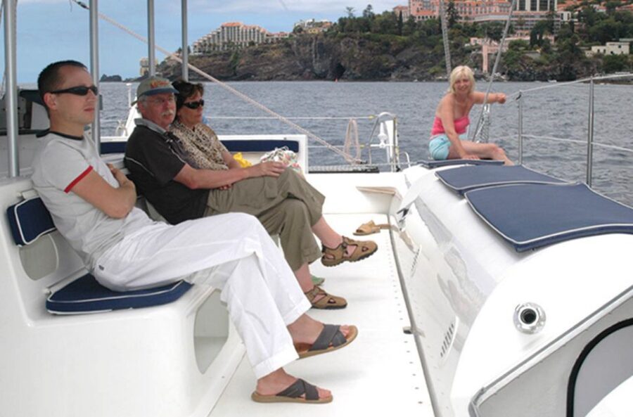 Funchal: Dolphin and Whale Watching Catamaran Cruise - From Funchal Marina out to Cabo Girão: the trip rhythm