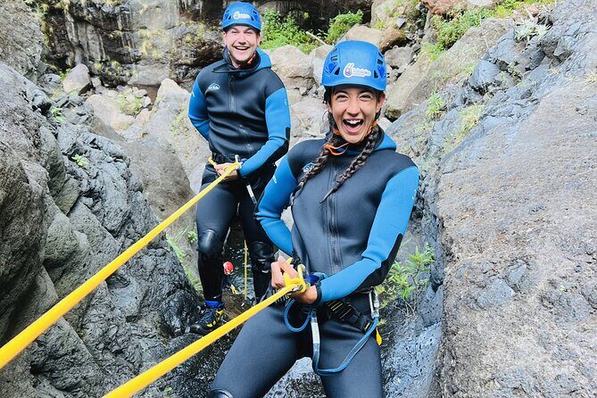 Funchal: Half-day Beginners Canyoning - Getting to the Lokoloko starting point in Caniço