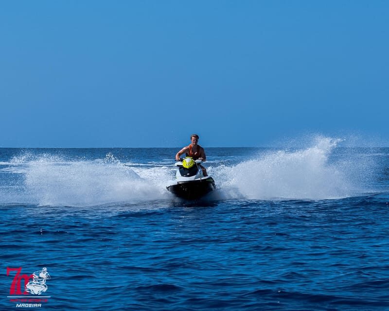 Funchal: Jet Ski Circuit - Meeting at Marina Nova do Funchal: Pier 8 and the Kiosk Clue