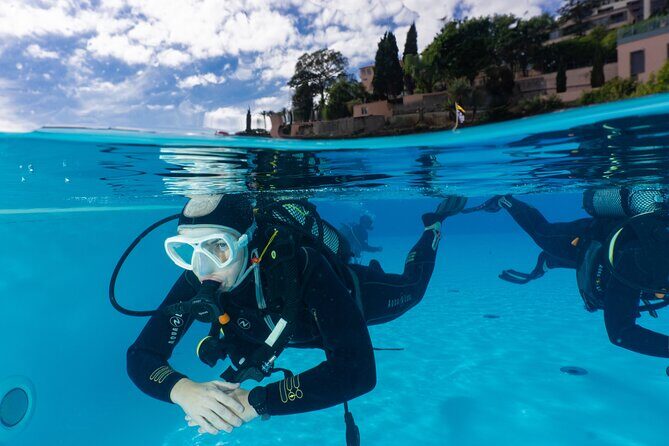 Funchal: Scuba Diving Experience for Beginners - Finding the Center Inside Pestana Carlton: Your Sea-Level Start
