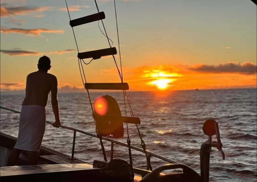 Funchal: Sunset Tour on Traditional Madeiran Boat w/ Drinks - Key highlights worth planning around