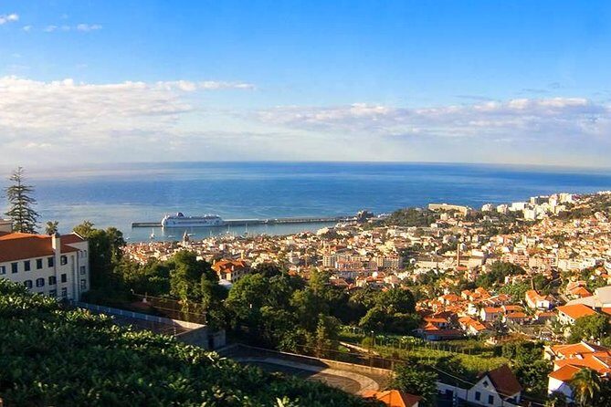 Madeira East Tour from Funchal - Pico do Arieiro (1818 m): The Highest Payoff Stop
