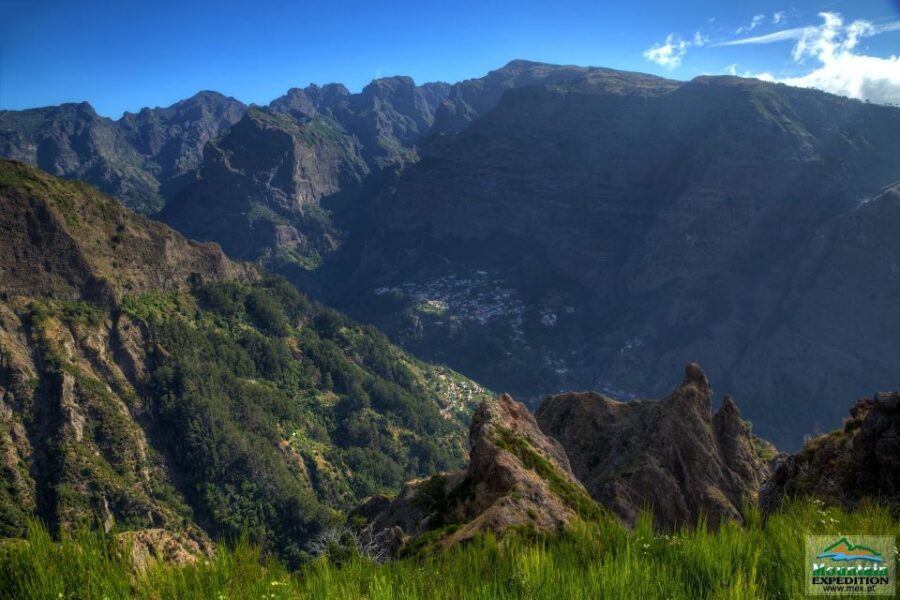 Madeira: Half-Day Nun's Valley and Sea Cliff Tour - The “secret stop” and Boca dos Namorados: short stops with big payoff