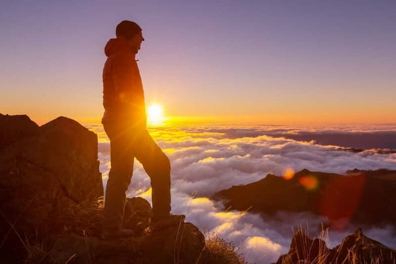 Madeira: Pico do Arieiro Sunset with Optional Dinner - The mountain food stop before the summit moment