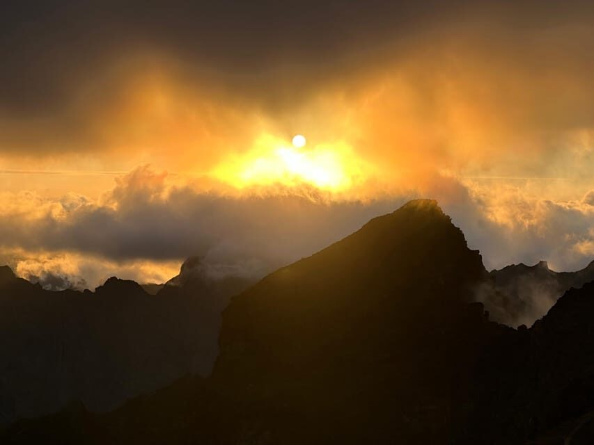 Madeira: Pico do Arieiro Sunset with Optional Dinner - Pico do Arieiro: what you’ll do up top (and what to watch for)