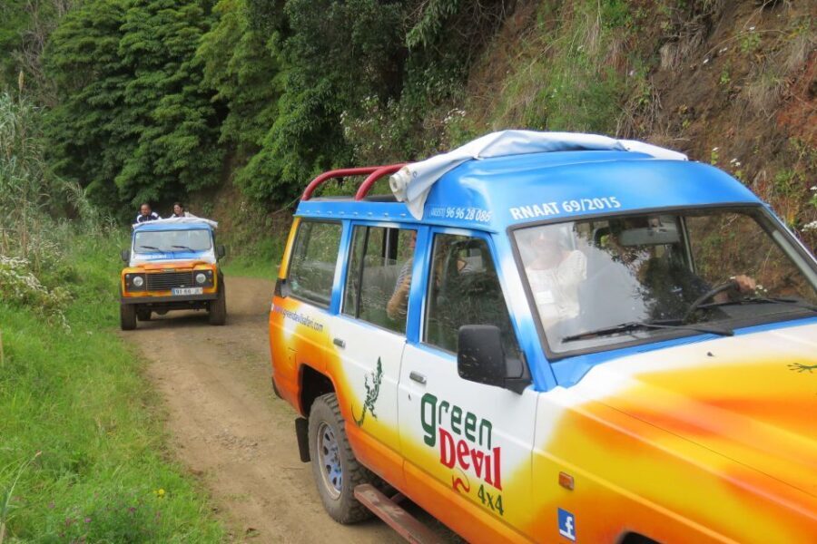 Madeira : Santana & Peaks full day tour by Open 4x4 - Machico and Portela: the viewpoint phase before the climb