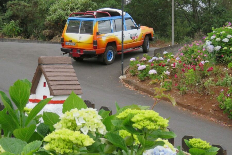 Madeira : Santana & Peaks full day tour by Open 4x4 - Santana’s triangular houses: where culture becomes architecture