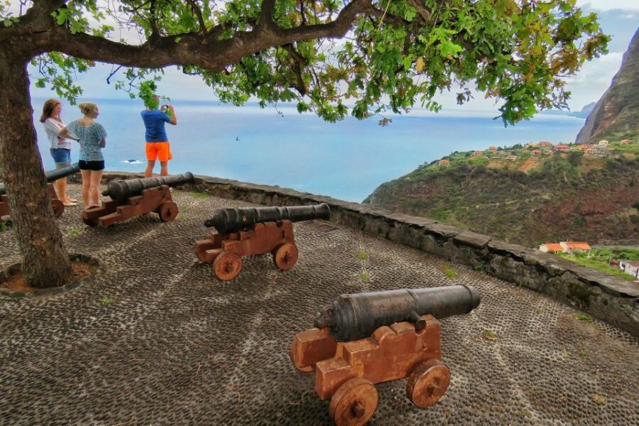 Madeira : Santana & Peaks full day tour by Open 4x4 - Pickup in Funchal: easy start, then check your fee zone