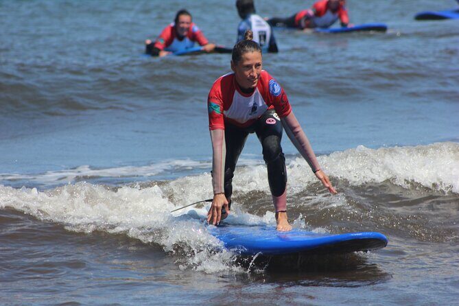 Madeira Surfing Lessons - Aroundfreedom Surf School - Getting to the beach: meeting in Machico, or using pickup