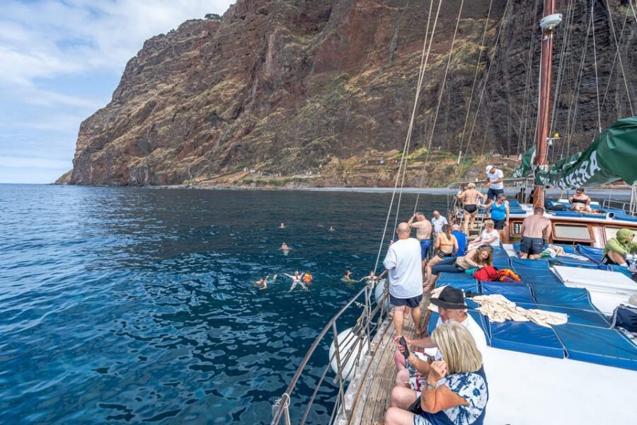 Madeira : Whales and Dolphins wooden boat excursion - The 3-Hour Rhythm: What the Time at Sea Is Actually For