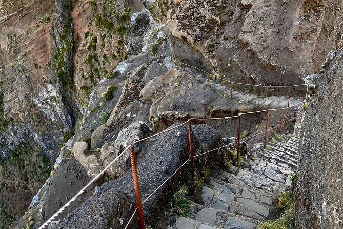 Morning Transfer To Pico Do Arieiro, Hike To Pico Ruivo & Return From Teixeira - Weather, Closures, and Route Tweaks You Should Expect