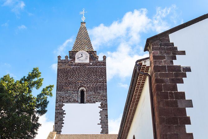 Old Funchal Walking Tour - Stop 3: Zona Velha and Arte de Portas Abertas (Art in the Old Streets)