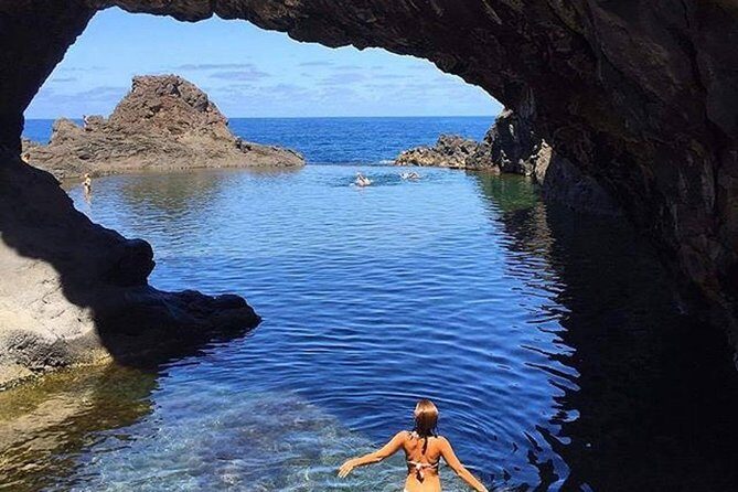 Porto Moniz Lava Pools, Fanal Forest and Skywalk 4x4 Experience - Vereda do Fanal: centenary trees and Laurissilva mood in 20 minutes