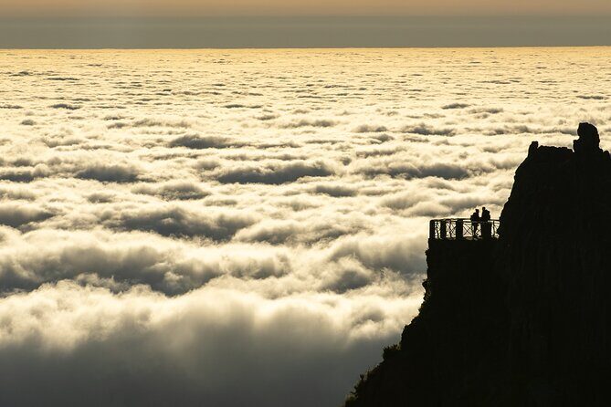 PR1 Sunrise Pico do Arieiro Self-Guided Hiking Transfer - Getting up at 5:30 am is the whole point
