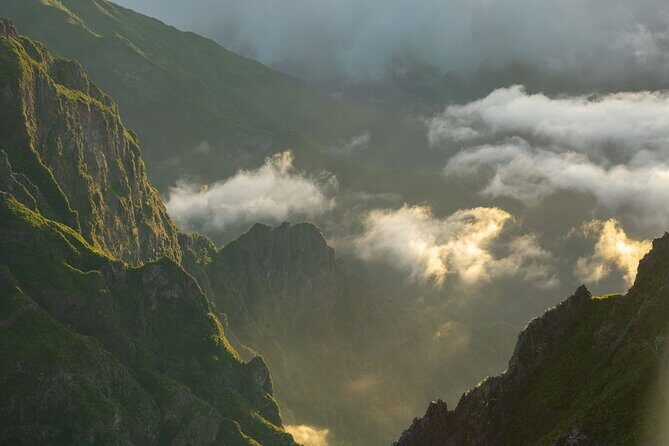 PR1 Sunrise Pico do Arieiro Self-Guided Hiking Transfer - How the day is paced: self-guided, but not left alone