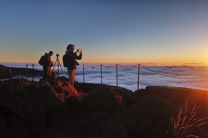 Sunrise Guided Hike PR1 Pico do Areeiro Pico Ruivo small group - Pico Ruivo Stop: Highest Peak Time and Photo Chaos Control