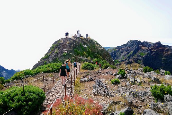 Sunrise Guided Hike PR1 Pico do Areeiro Pico Ruivo small group - Santana Traditional Houses: A Culture Pause That Lands Well