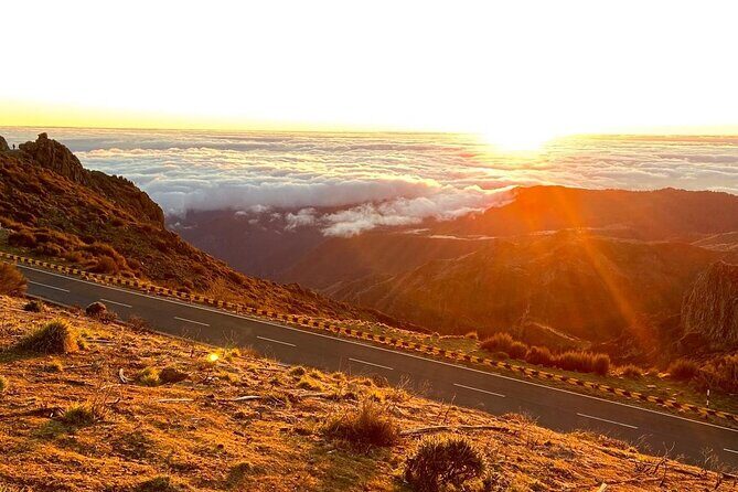 Sunrise Transfer To Pico Do Arieiro, Hike To Pico Ruivo & Return From Teixeira - Stop 2: Pico do Arieiro right before sunrise (the big payoff)