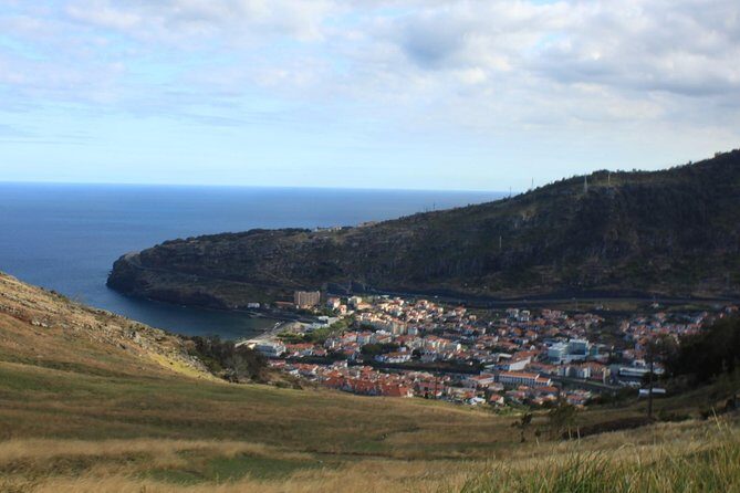 The East Tour-Pico do Areeiro,Santana & Pico do Facho Small Group - Stop 3: Santana’s Casas Típicas Break and the Triangle-House Reality