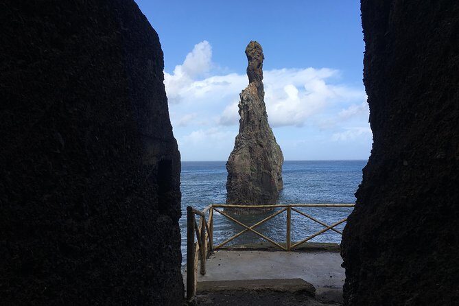 West Madeira 4x4 Tour with Local Guide - Stop 5: Cabo Girão cliff and the glass floored viewpoint
